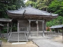 宝形造り、桟瓦葺きの神宮寺大師堂の写真