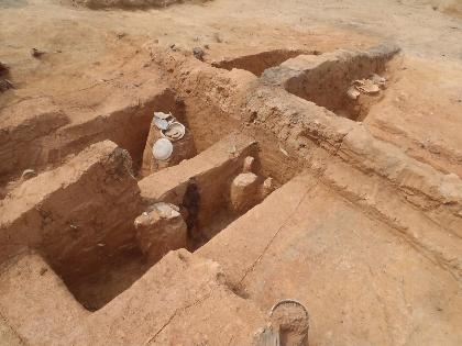 河田古墳発掘現場
